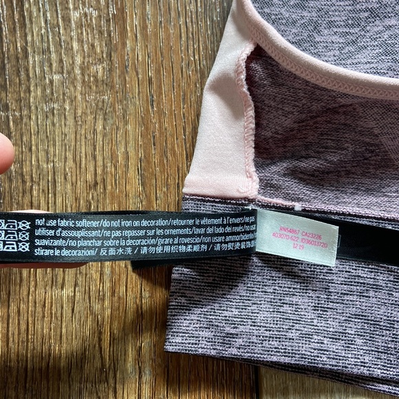 Pink by Victoria’s Secret Seamless Lightly Lined Sports Bra Size M - Picture 9 of 11